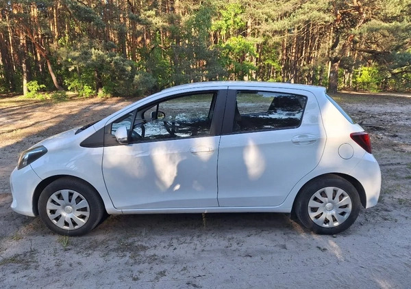 Toyota Yaris cena 38500 przebieg: 74800, rok produkcji 2015 z Warszawa małe 211